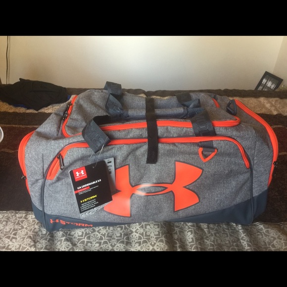 Under Armour Handbags - Brand new storm Under Armour duffle bag